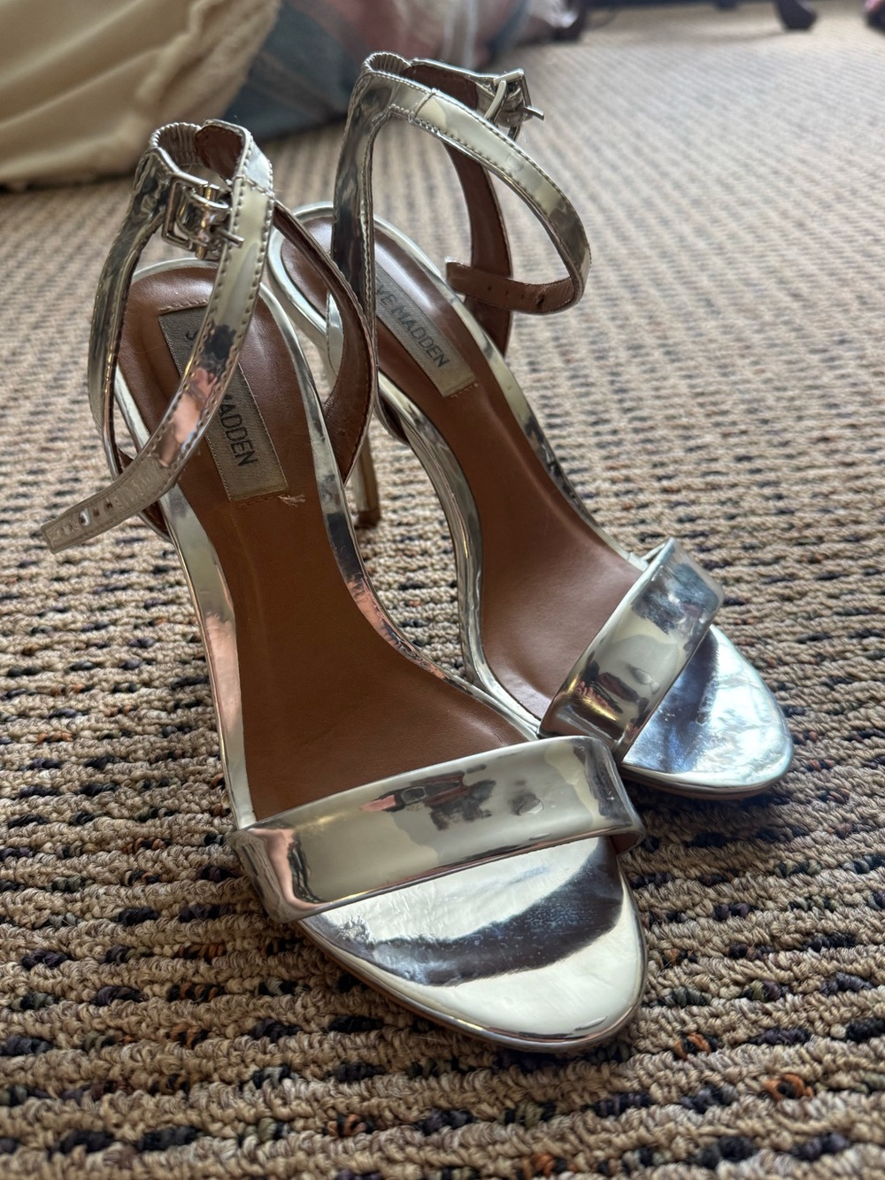 Steve Madden Silver Metallic Ankle Strap Stiletto Heels Size 6